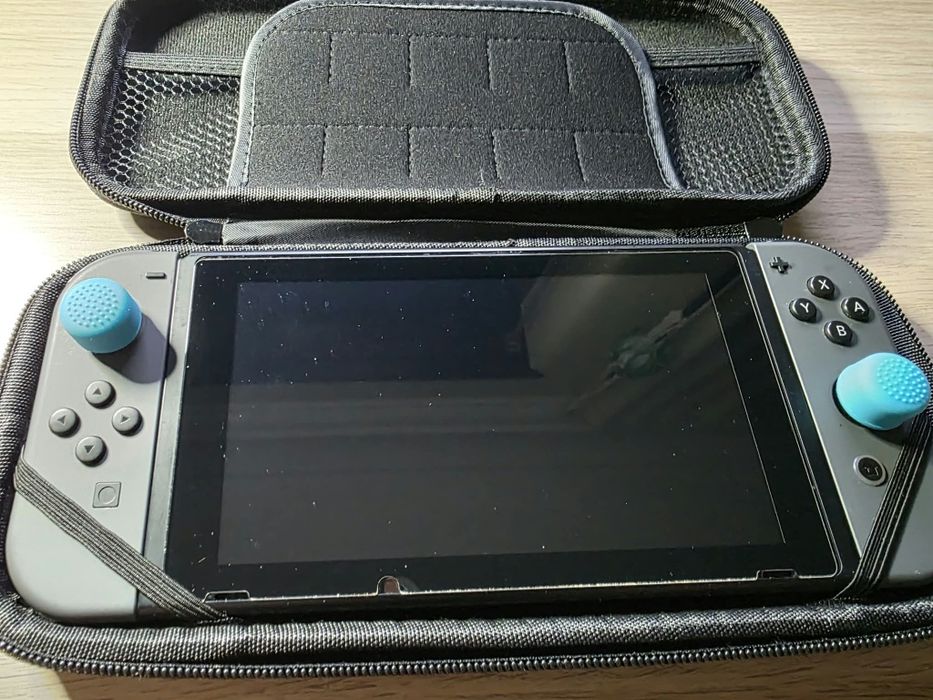 : Pack Nintendo Switch Cinzenta + Jogo Animal Crossing + Acessórios Extra