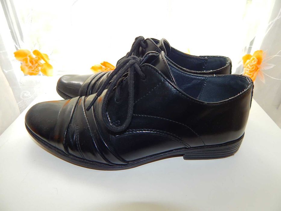 Lakierki, eleganckie półbuty r.36 komunia