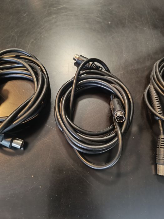 Cabos diversos de TV e som64284337081473124