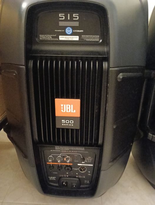 Colunas JBL EON 515