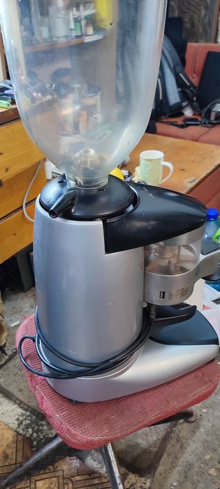 Кавомолка професійна бункерна