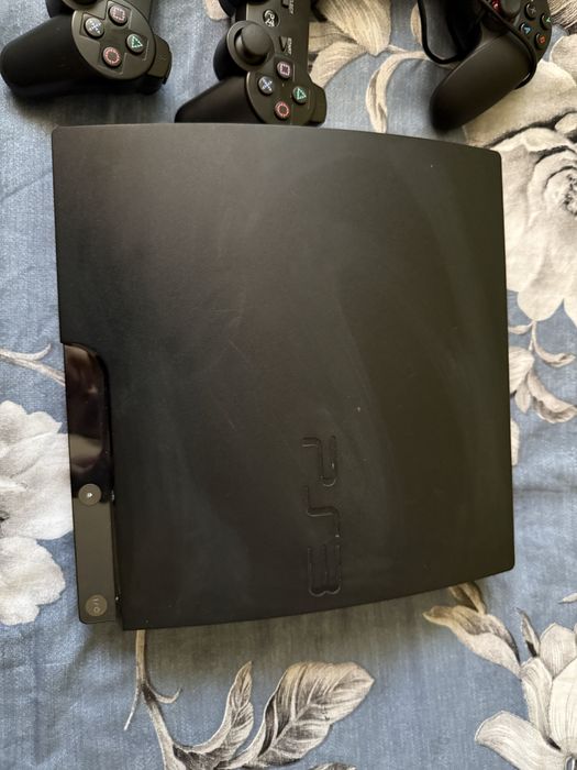 Konsola Ps3, 5 padów i 6 gier