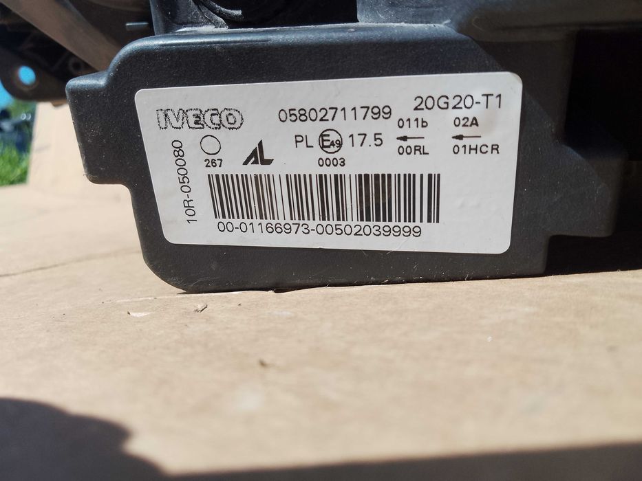 IVECO DAILY 14- lampa  LED prawy przód