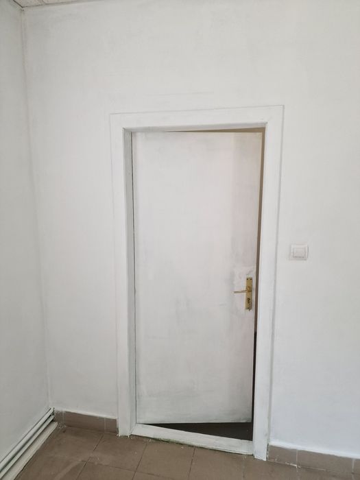 Комерційне  приміщення під офісний центр  2 кабінети,  вхід  з вулиці.