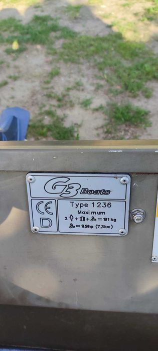 Łódka aluminiowa płaskodenna.