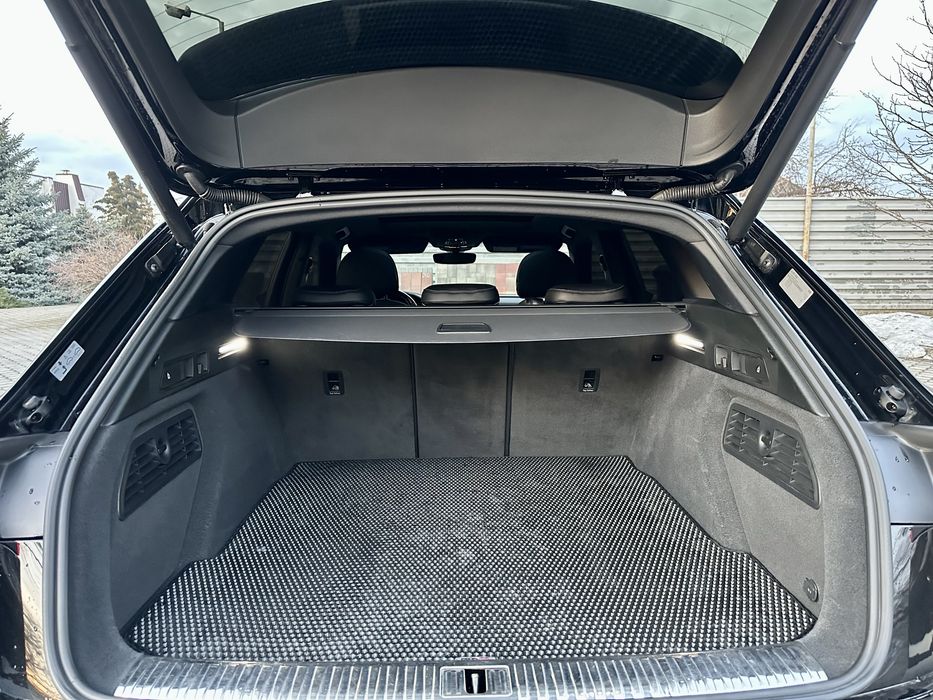 Audi E-tron 95kBt S-line 408л.с Quattro Европа Некрашена  Обмен