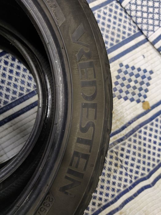 Cena za 2 Opony zimowe 235/45r18 VREDESTEIN