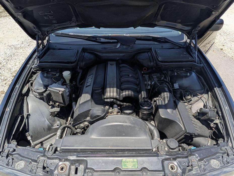 BMW E39 528I Manual
