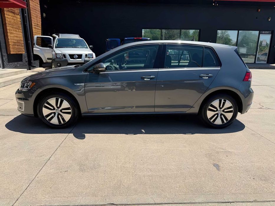 Volkswagen e-Golf SE      2019