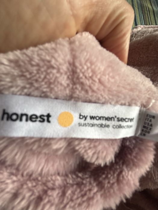 Robe e chinelos novos com etiqueta