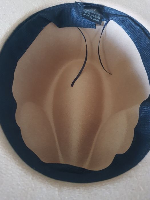 Kapelusz beżowy rozmiar 57