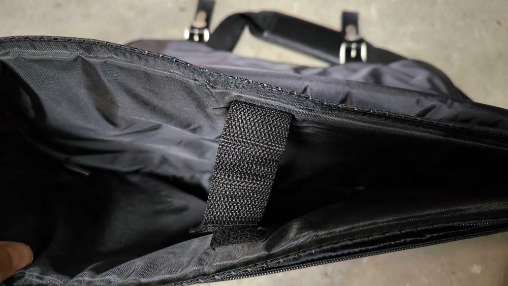 Modna torba na ramię na laptopa FERRAGHINI