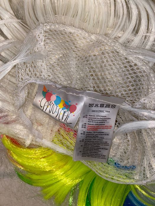 Peruka imprezowa platynowy blond z tęczową grzywką