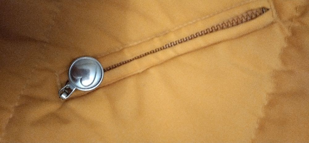 Жёлтая куртка москино moschino