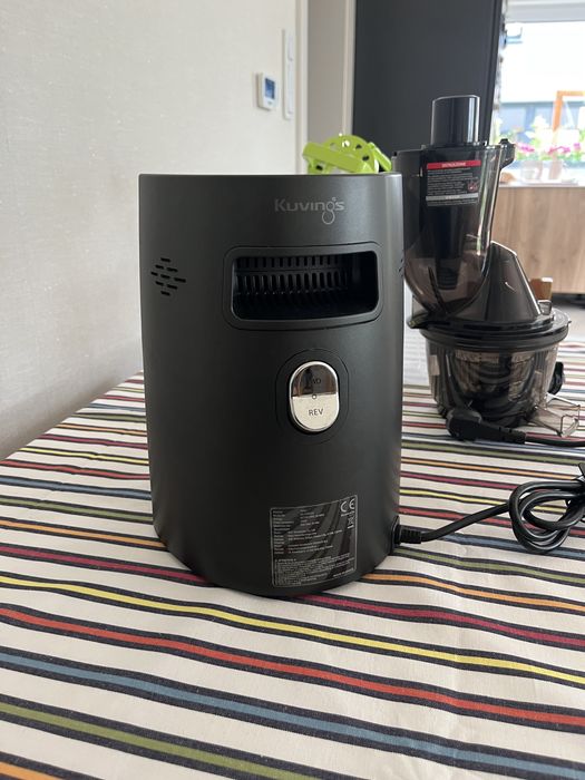Nowa wyciskarka kuvings evo820 czarna