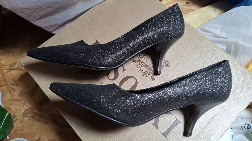 Buty szpilki czarne brokatowe błyszczące