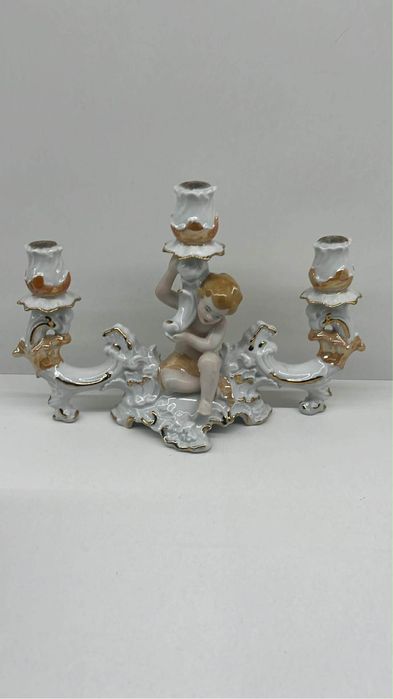 Świecznik porcelanowy 3-ramienny z figurką aniołka nr.7813