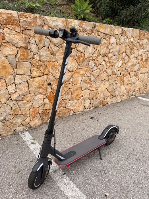 Xiaomi Mi Electric Scooter 1S  (apenas 106km) + Mala + Acessórios