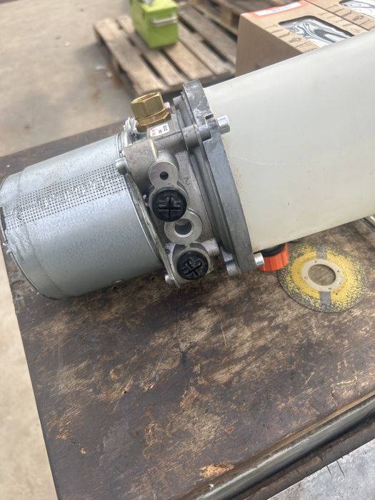 Pompa hydrauliczna HPI silnikiem 24 V