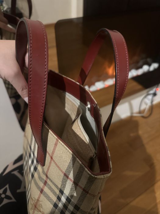 Mala Burberry modelo Antigo