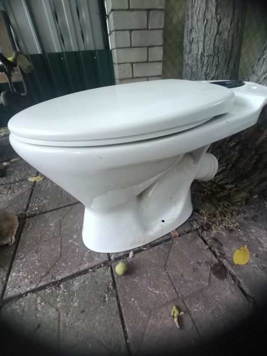 Унитаз з бачком бу