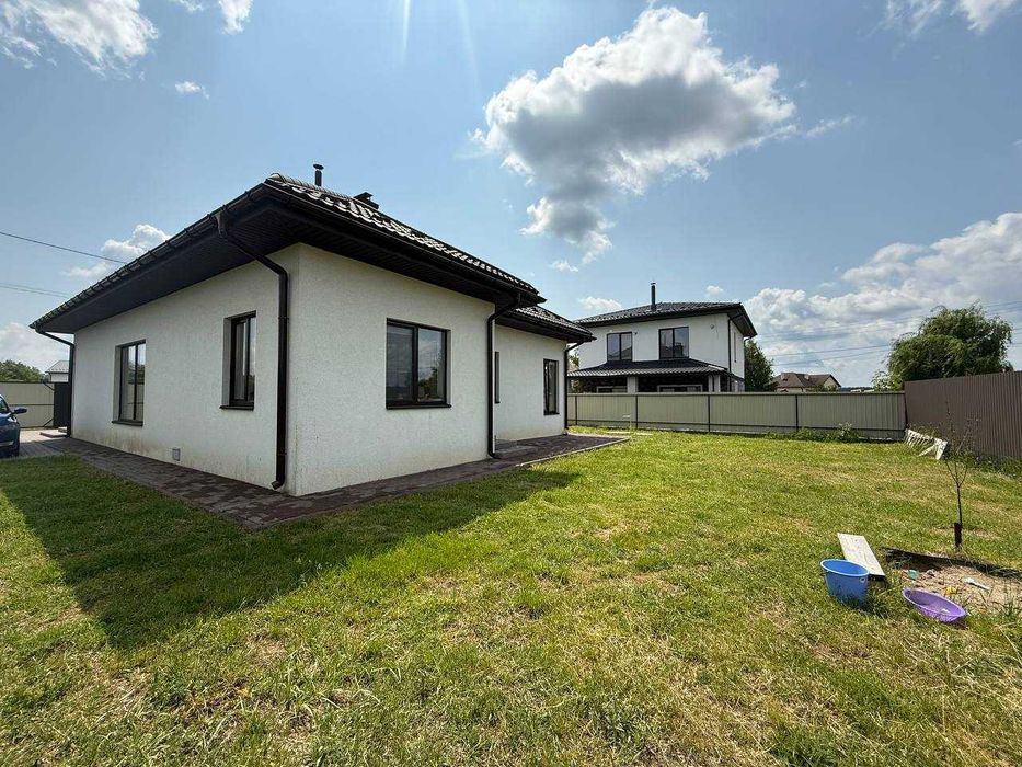 Продам будинок з ремонтом та каміном в гарній локації