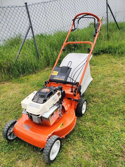 Profesjonalna kosiarka spalinowa KUBOTA W 521 TC