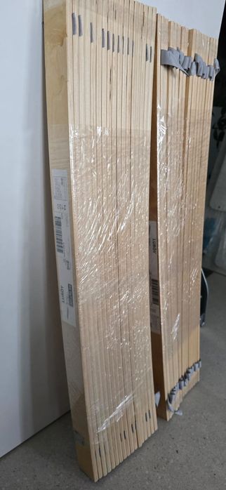 Cama e estrato sem colchão