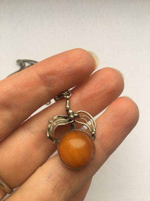 Stary wisior, łancuszek z bursztynem srebro 800