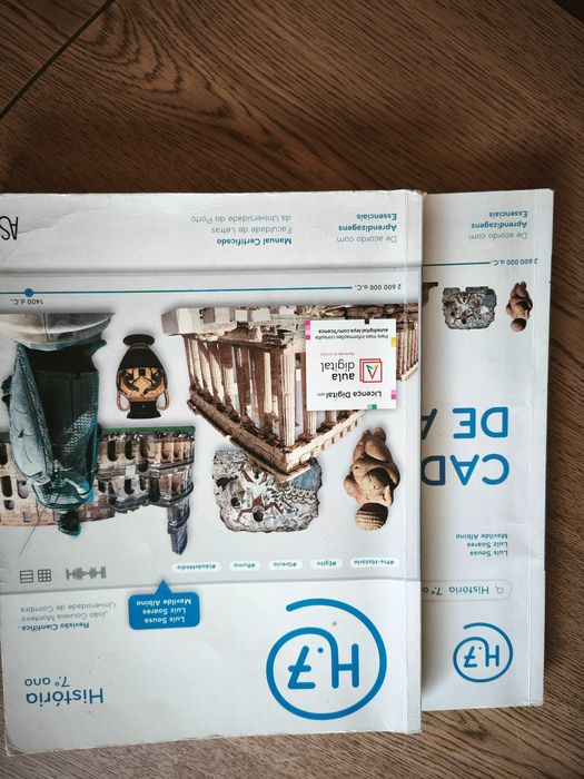 Vendo Manuais e Cadernos de Atividades (7º ano)