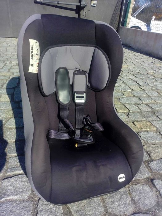 Conjunto de cadeirinhas e carrinho para bebé