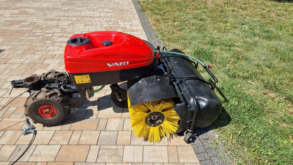 Zamiatarka Vari z koszem i przekładnią
