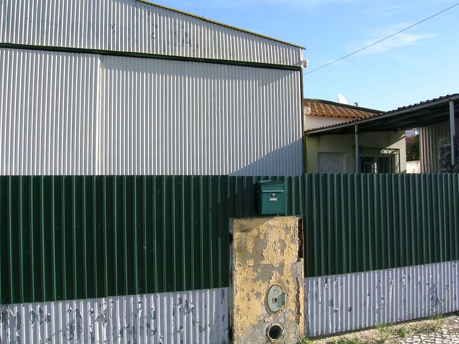 Moradia T3 + várias habitações