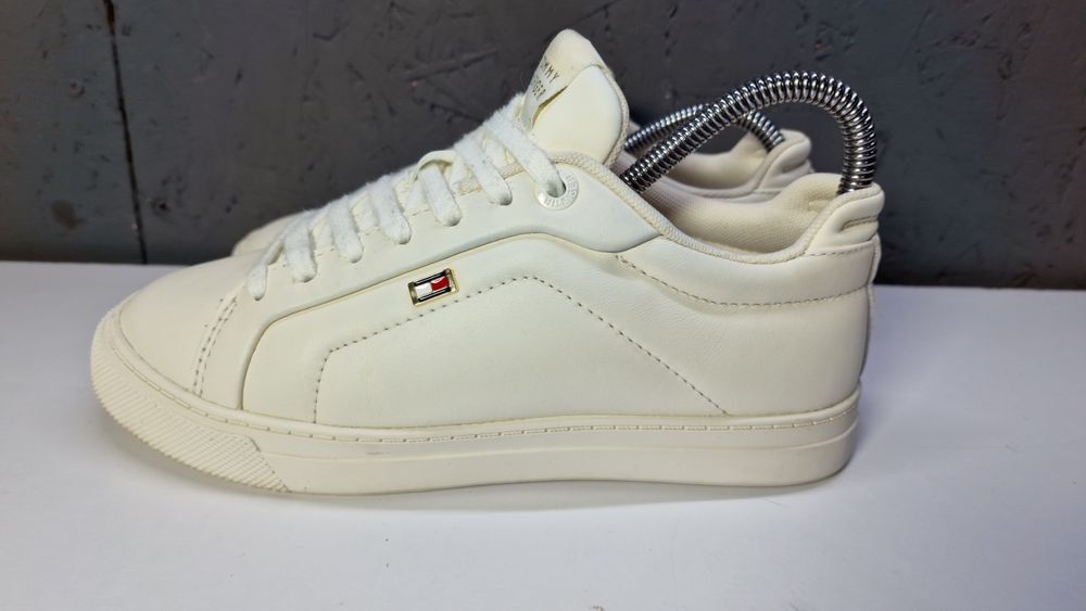 шкіряні кросівки Tommy Hilfiger. Розмір 36