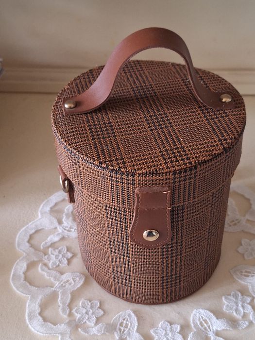 Torebka kuferek w pieknym brazie