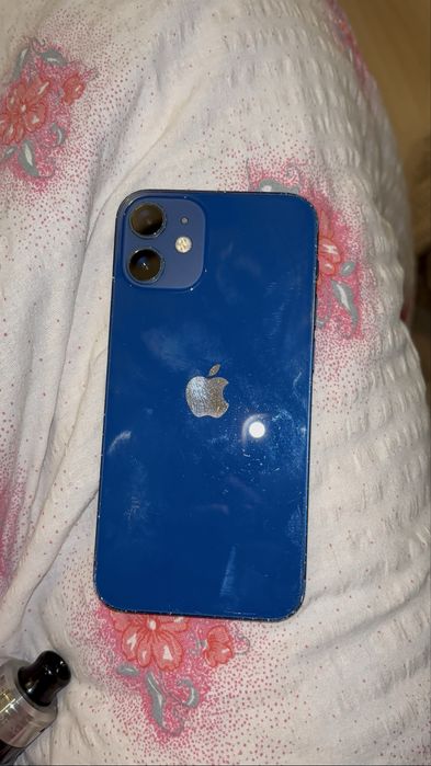 Iphone 12 mini 75% baterii