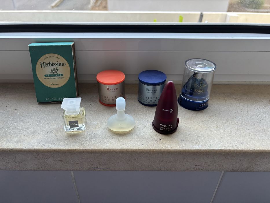Perfumes  em miniaturas