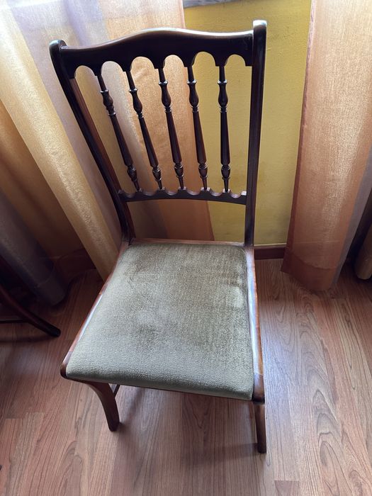 Mesa de jantar vintage/antiga + 4 cadeiras