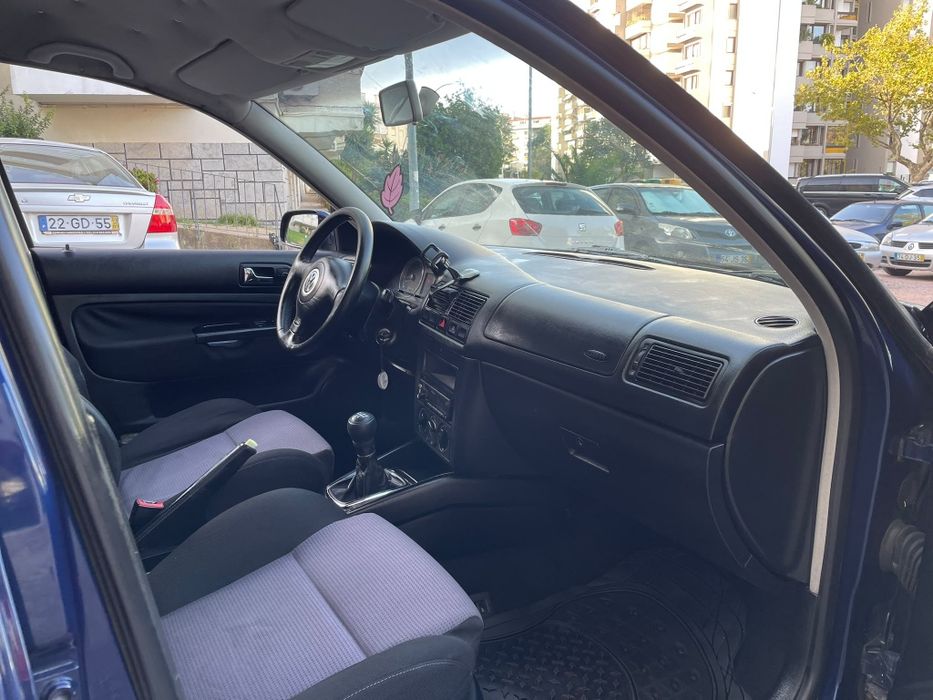 Vw golf 1.4 de 2002 conta com 200 mil km