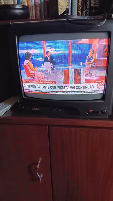 Televisão Sanyo 35"