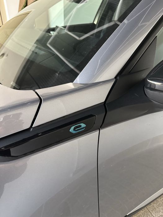 Peugeot e-2008 54 kWh Allure