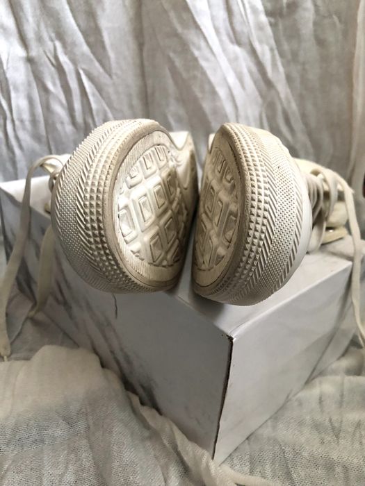 Sznurowane kremowe trampki za kostkę, unisex, CCC/Jenny Fairy