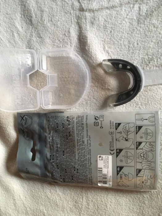 Luvas e goteira para box