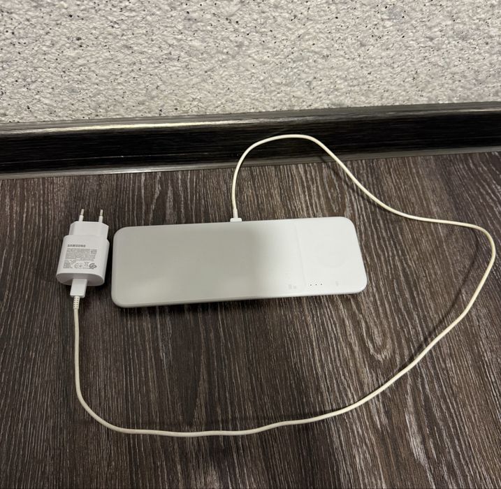 Бездротова зарядна станція Samsung Wireless Charger Trio