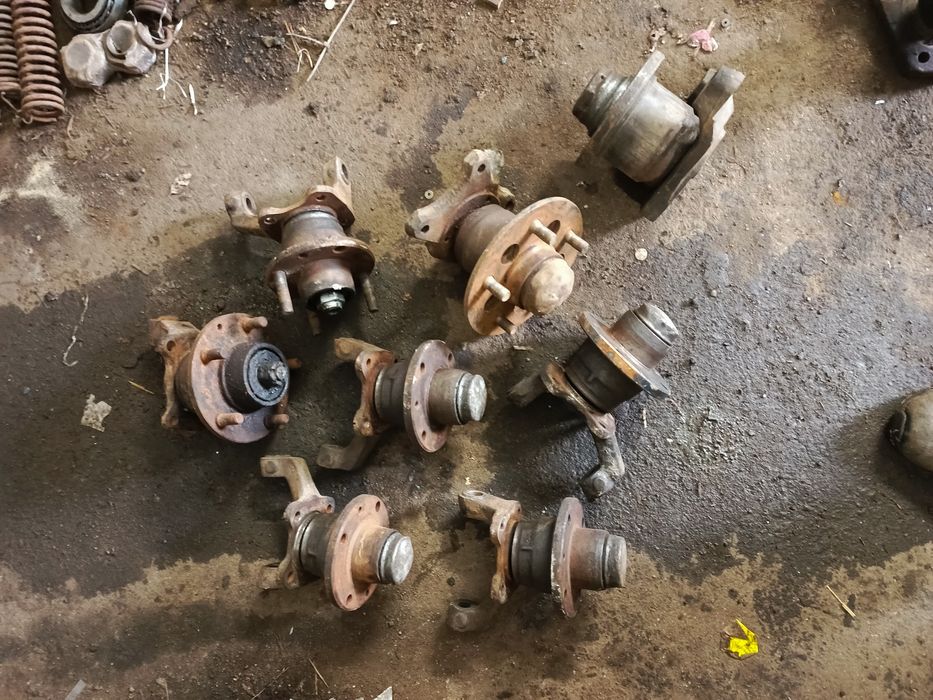 Продам ступиці ,ваз,цапфи,запчастини,москвич,уаз