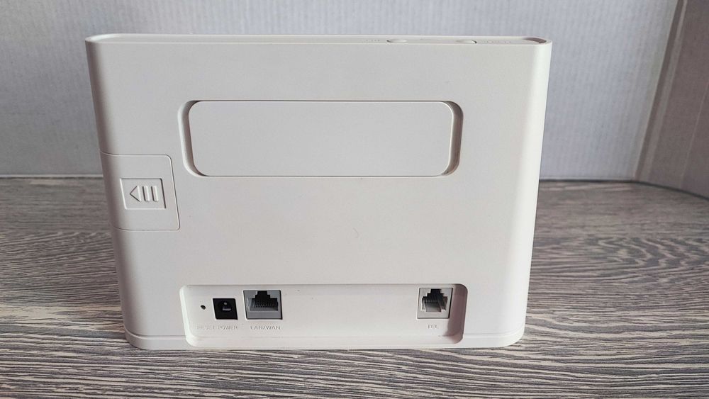 Стаціонарний 4G-роутер Huawei 4G Router 2 (модель B311-C842/B311)