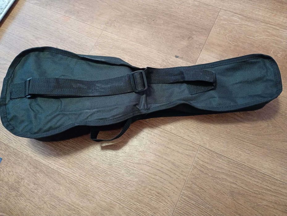 ukulele koncertowe 23