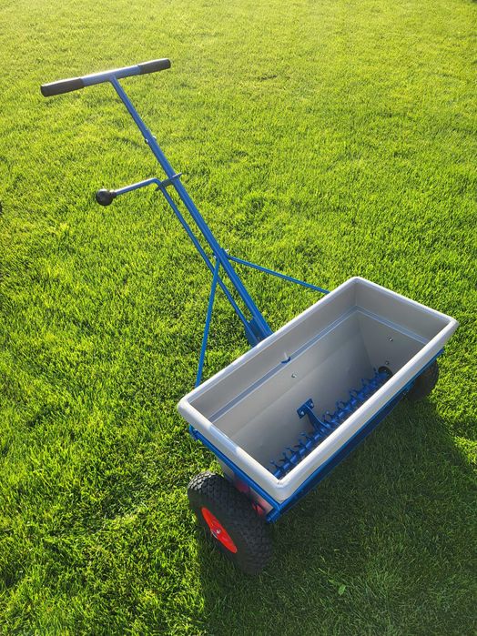 WYNAJEM - Posypywarka piasku 35 l