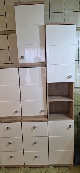 Meble łazienkowe z   umywalkąką