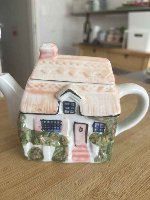 Conjunto de três bules decorativos